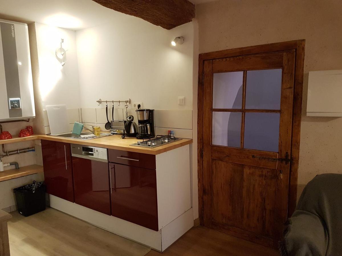 Les Studios De St Guilhem Saint-Guilhem-le-Desert Bagian luar foto