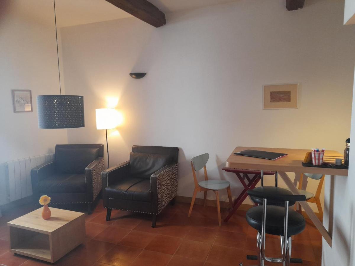 Les Studios De St Guilhem Saint-Guilhem-le-Desert Bagian luar foto