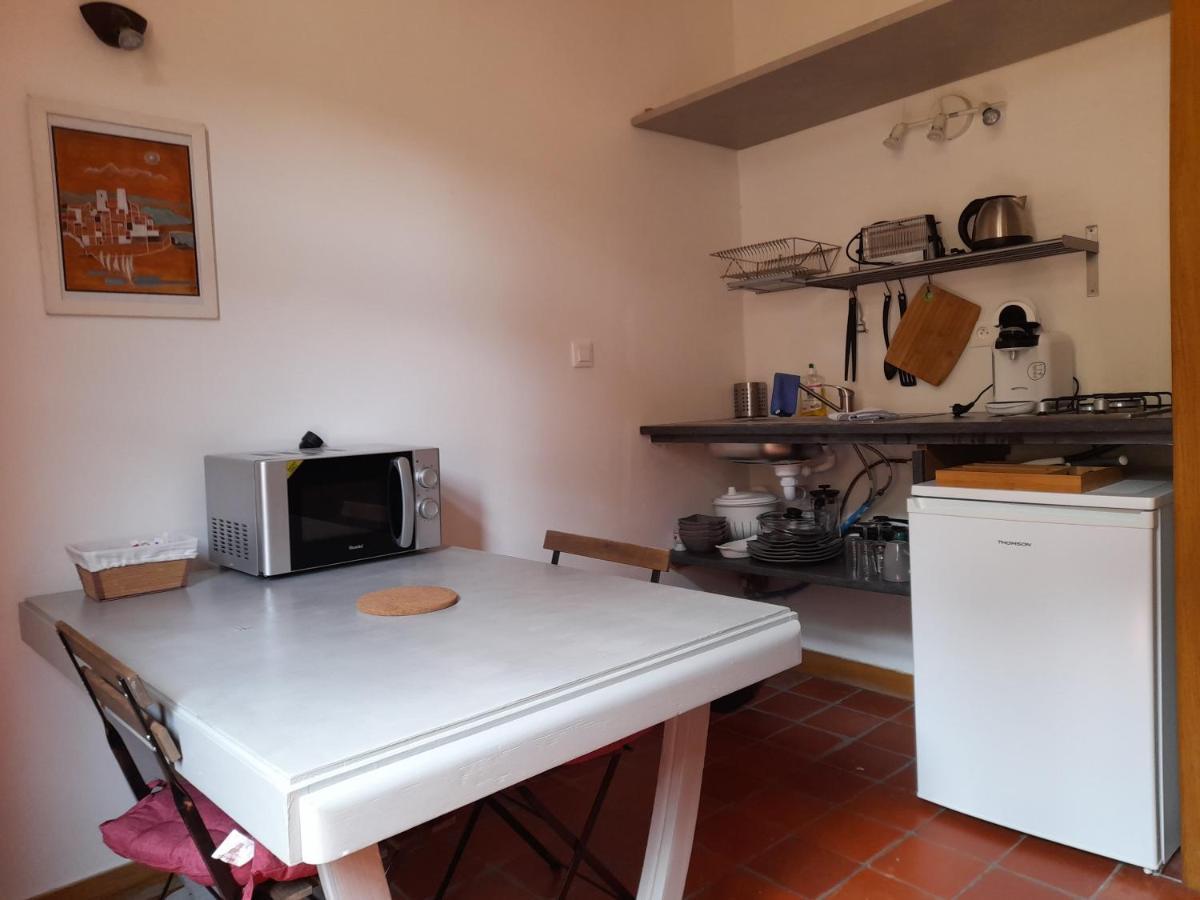 Les Studios De St Guilhem Saint-Guilhem-le-Desert Bagian luar foto