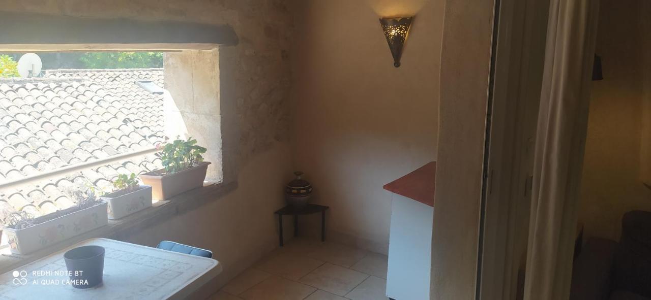 Les Studios De St Guilhem Saint-Guilhem-le-Desert Bagian luar foto