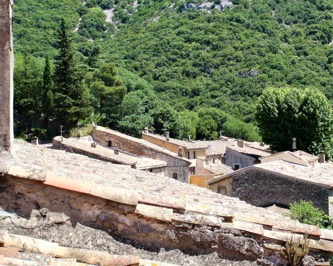 Les Studios De St Guilhem Saint-Guilhem-le-Desert Bagian luar foto